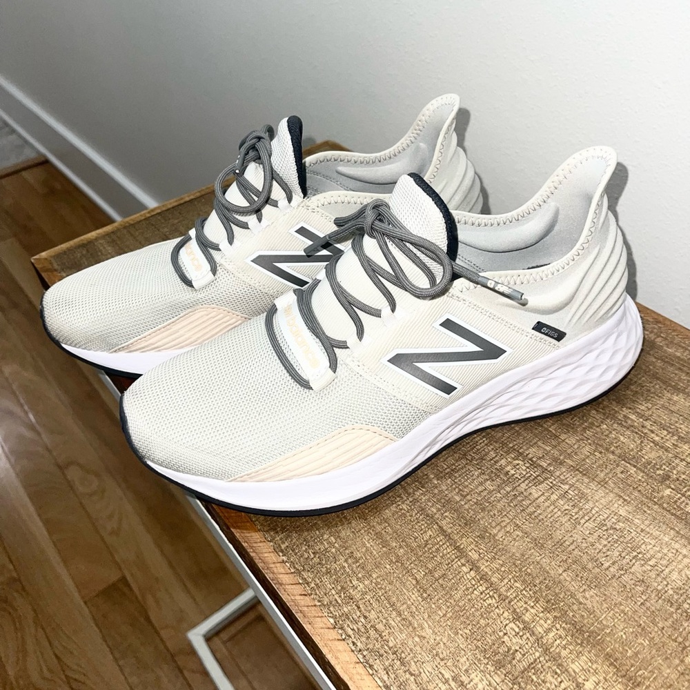 Unisex New Balance Roav